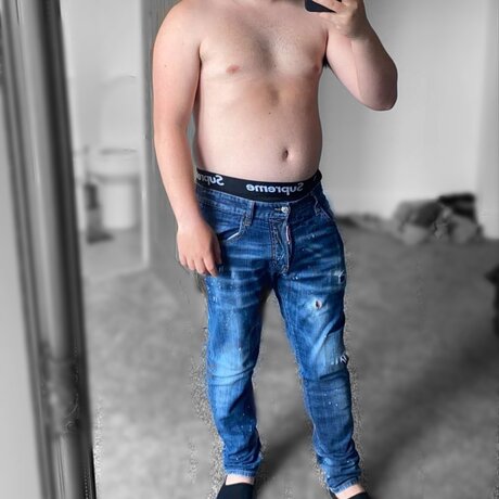 Foto desnuda filtrada de OnlyFans de James