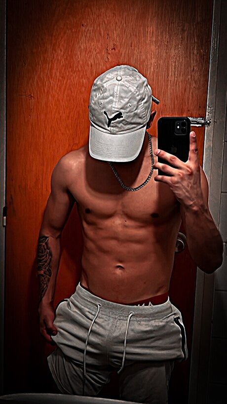 Foto desnuda filtrada de OnlyFans de Saimon 