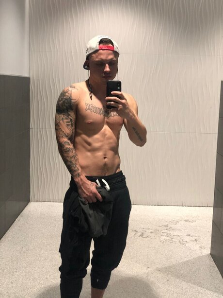 Foto desnuda filtrada de OnlyFans de Kamrin G
