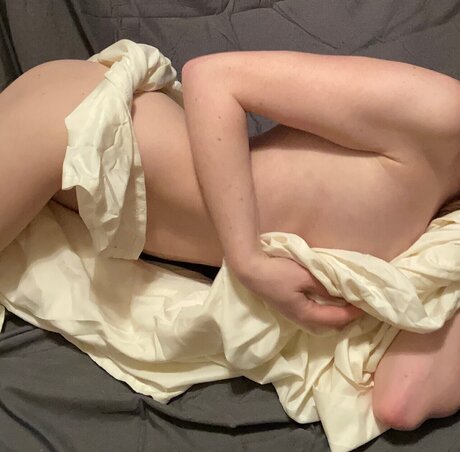 Foto desnuda filtrada de OnlyFans de Lets Make A Villain