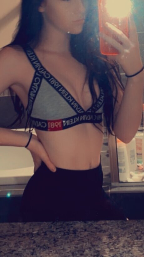 Foto desnuda filtrada de OnlyFans de Reign