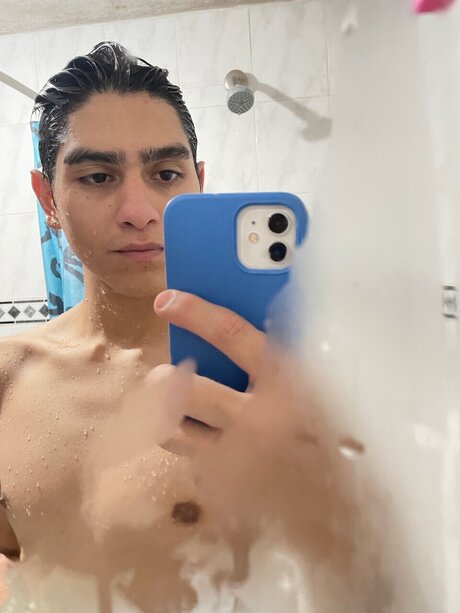 Foto desnuda filtrada de OnlyFans de Kenneth