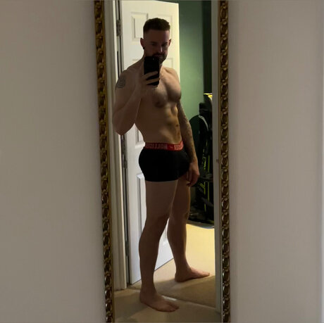 Foto desnuda filtrada de OnlyFans de King Barn