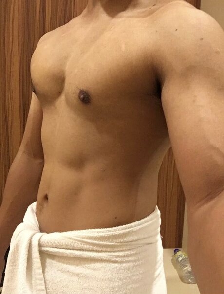 Foto desnuda filtrada de OnlyFans de Adam8t8