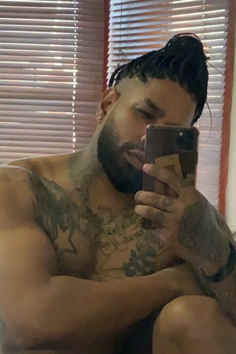 Foto desnuda filtrada de OnlyFans de Zaddy