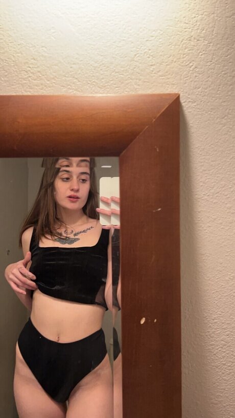 Foto desnuda filtrada de OnlyFans de Elyse