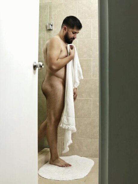 Foto desnuda filtrada de OnlyFans de Cobalt Bear