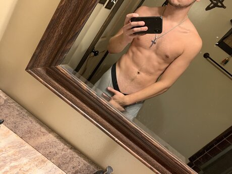Foto desnuda filtrada de OnlyFans de Titan