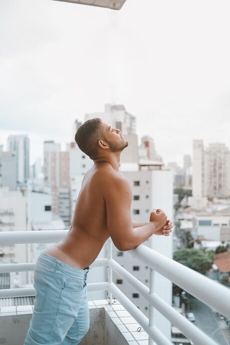 Foto desnuda filtrada de OnlyFans de Alvarez