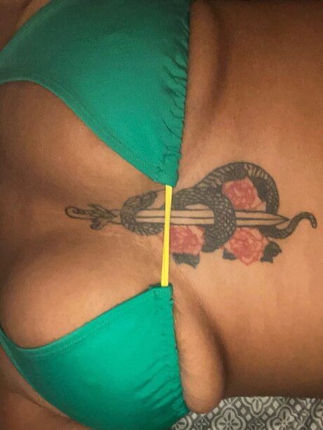 Foto desnuda filtrada de OnlyFans de Lee