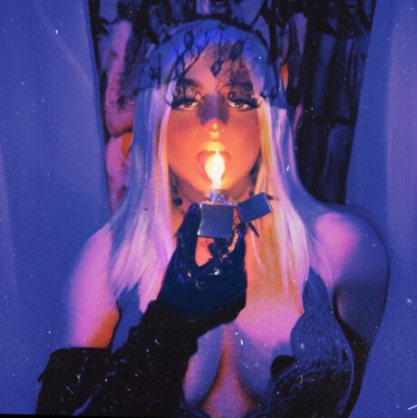 Foto desnuda filtrada de OnlyFans de Ellie 