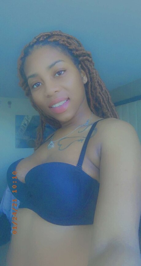 Foto desnuda filtrada de OnlyFans de Kashhunique