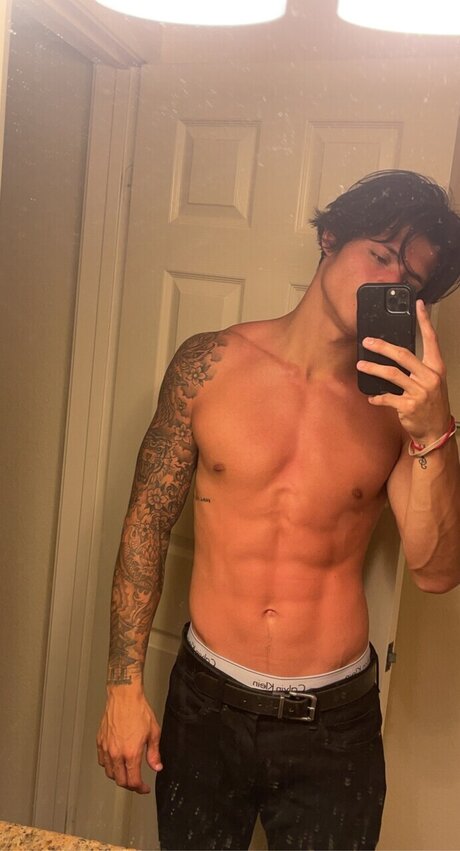 Foto desnuda filtrada de OnlyFans de Dylan Jordan