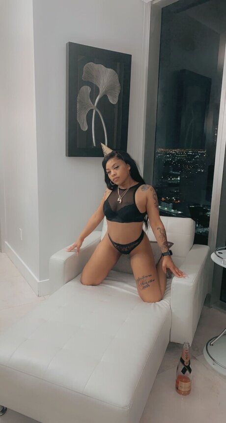 Foto desnuda filtrada de OnlyFans de Lizzy