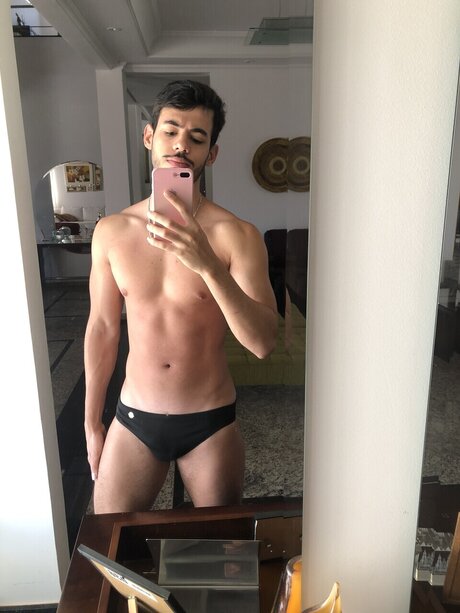 Foto desnuda filtrada de OnlyFans de Daniel