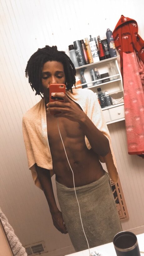 Foto desnuda filtrada de OnlyFans de De