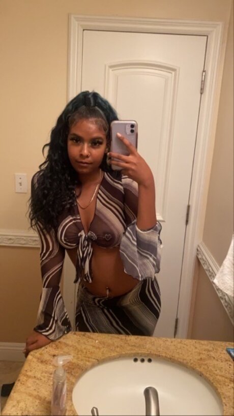 Foto desnuda filtrada de OnlyFans de Tanaysiaindya