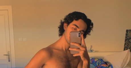 Foto desnuda filtrada de OnlyFans de Adonis