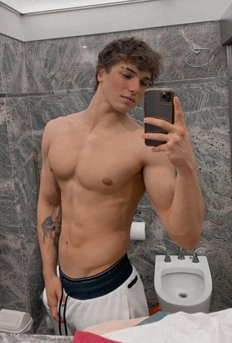 Foto desnuda filtrada de OnlyFans de Gary