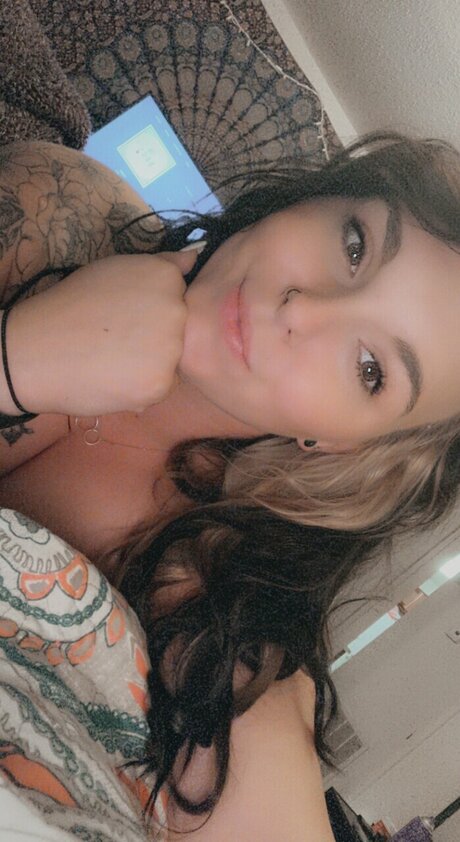 Foto desnuda filtrada de OnlyFans de Aria Rose 