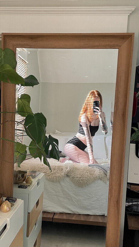 Foto desnuda filtrada de OnlyFans de Corpse Witch