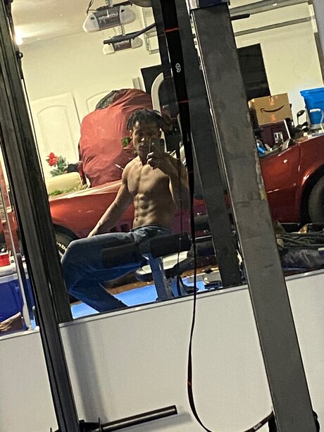 Foto desnuda filtrada de OnlyFans de Extrazai