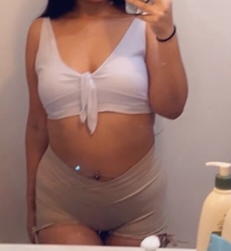 Foto desnuda filtrada de OnlyFans de Babygirll