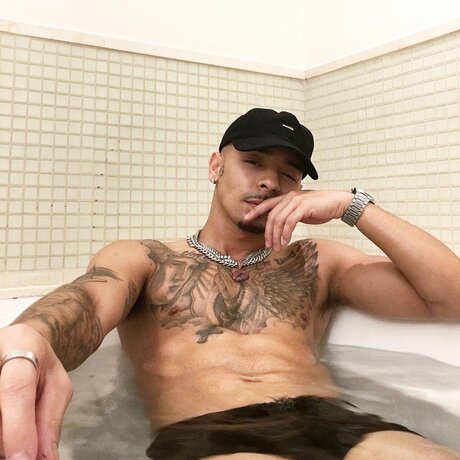 Foto desnuda filtrada de OnlyFans de Alf