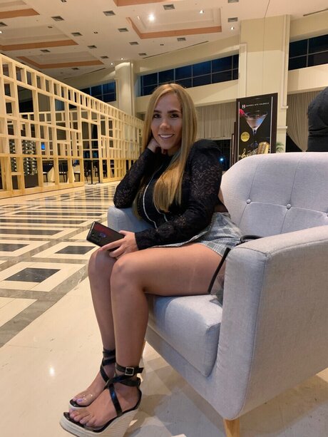 Foto desnuda filtrada de OnlyFans de Antonella 