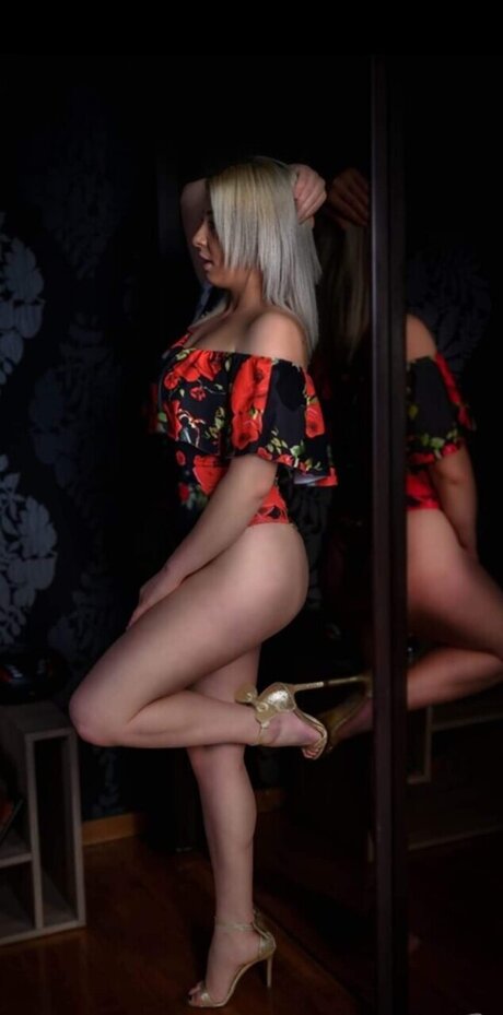 Foto desnuda filtrada de OnlyFans de Julia
