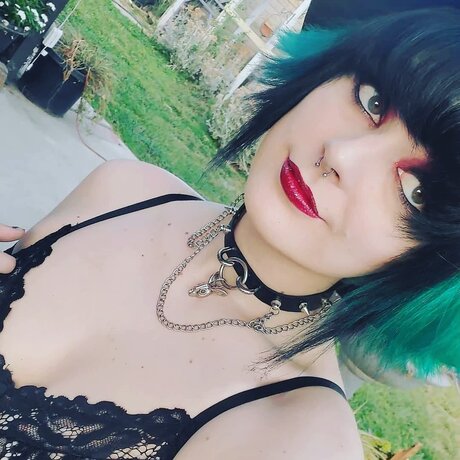 Foto desnuda filtrada de OnlyFans de Lavender Puppy