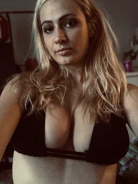 Foto desnuda filtrada de OnlyFans de Rain