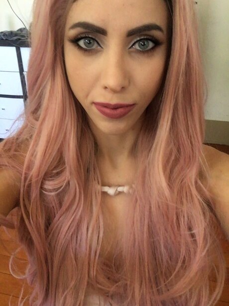Foto desnuda filtrada de OnlyFans de Dennisse Lynne