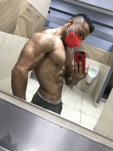 Foto desnuda filtrada de OnlyFans de Michael