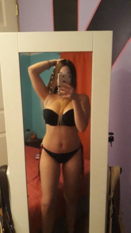 Foto desnuda filtrada de OnlyFans de Nikol