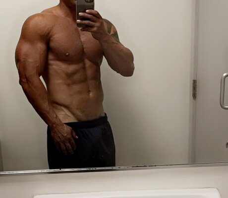 Foto desnuda filtrada de OnlyFans de Bull