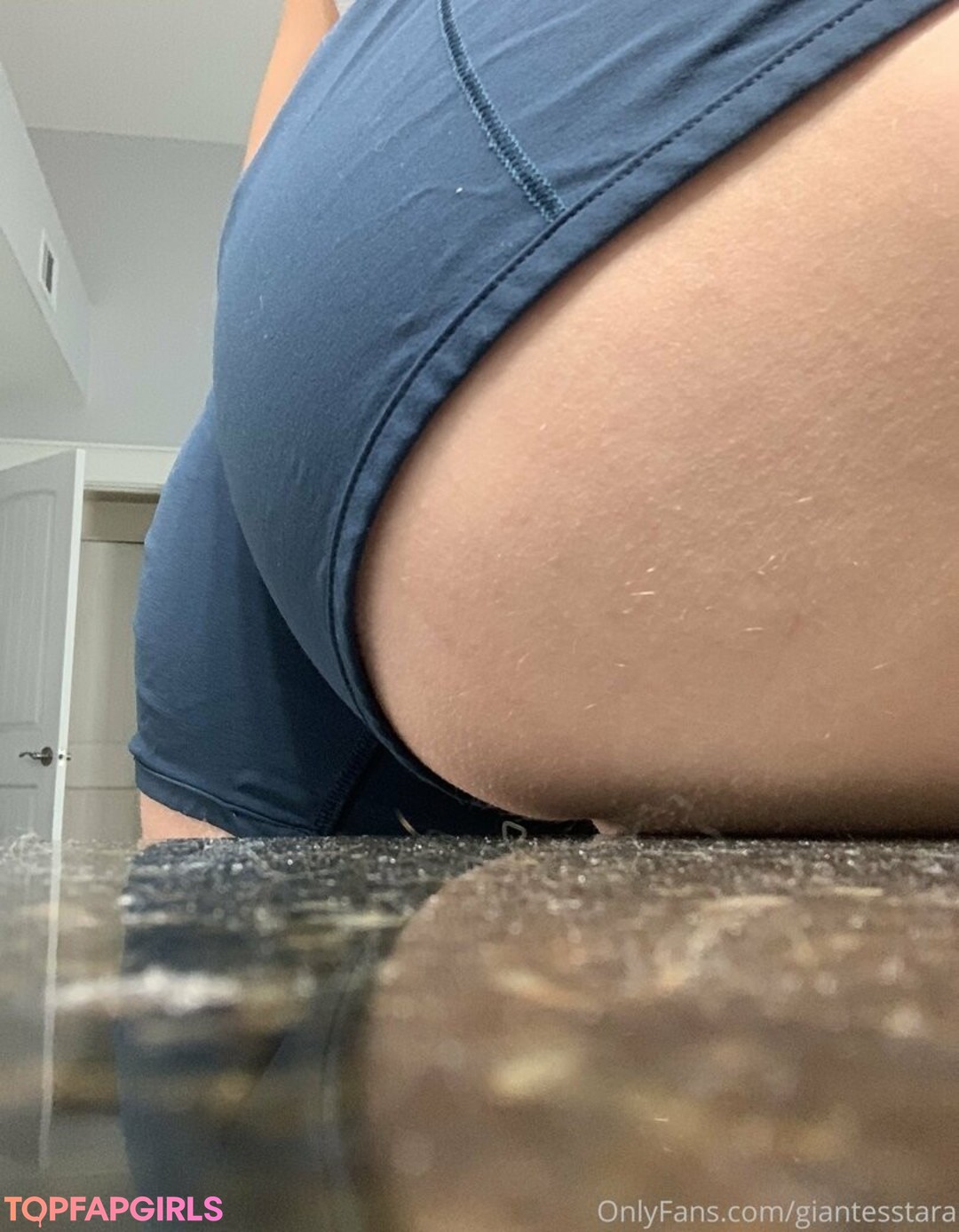 Foto desnuda filtrada de OnlyFans de Giantesstara #1 Foto desnuda filtrada de OnlyFans de Giantesstara #1