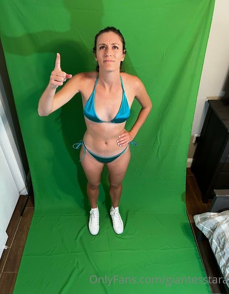 Foto desnuda filtrada de OnlyFans de Giantesstara