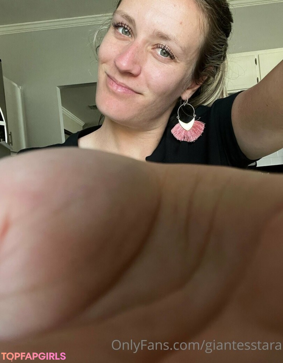 Foto desnuda filtrada de OnlyFans de Giantesstara #262 Foto desnuda filtrada de OnlyFans de Giantesstara #262