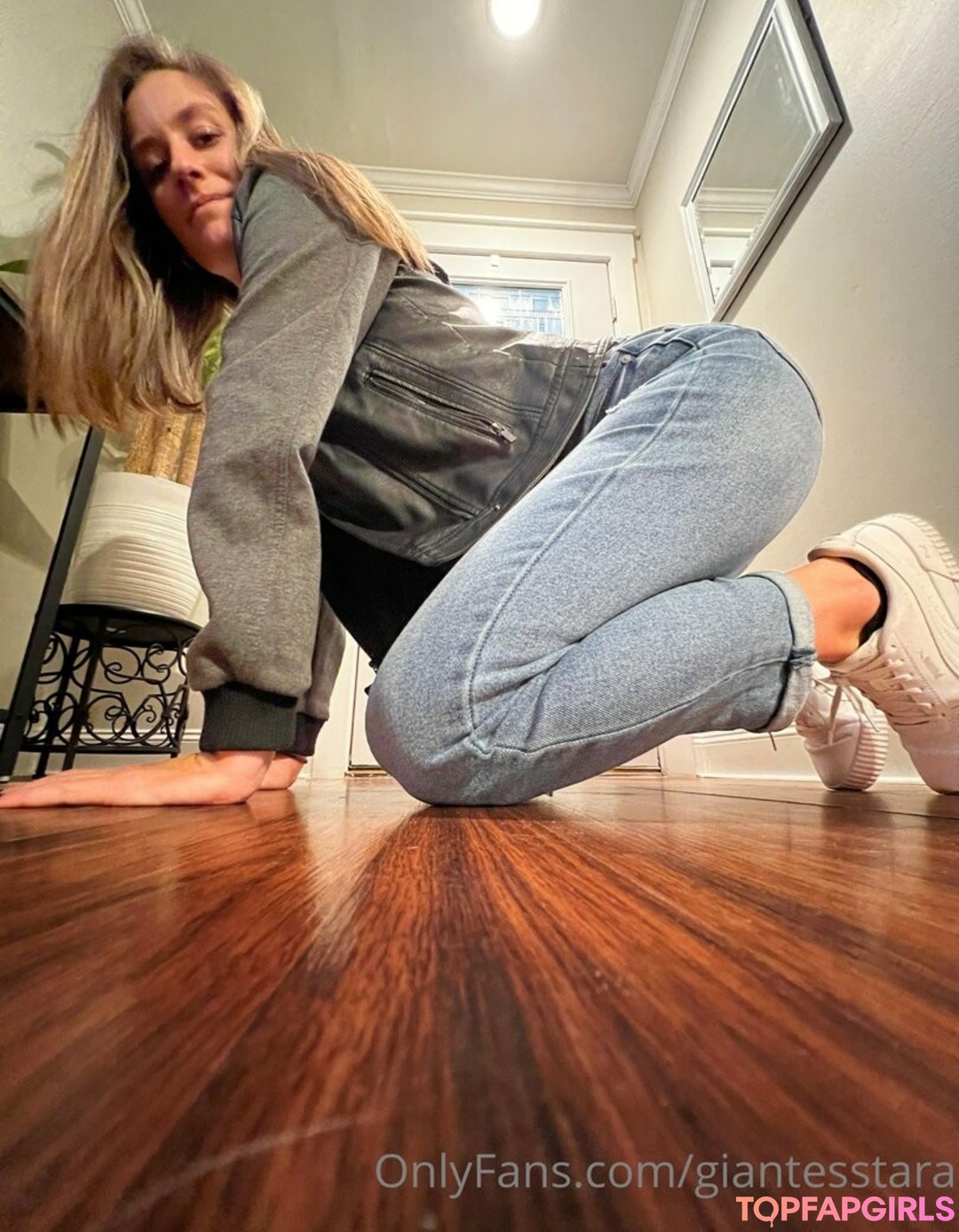 Foto desnuda filtrada de OnlyFans de Giantesstara #287 Foto desnuda filtrada de OnlyFans de Giantesstara #287