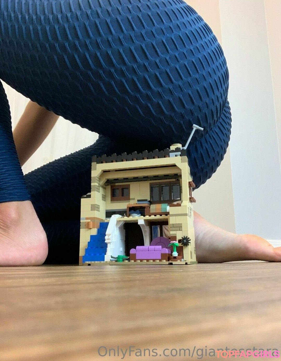 Foto desnuda filtrada de OnlyFans de Giantesstara #349 Foto desnuda filtrada de OnlyFans de Giantesstara #349