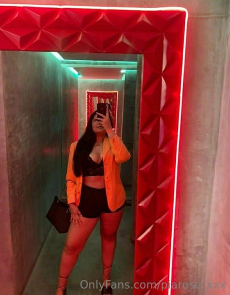 Foto desnuda filtrada de OnlyFans de Piarosexxx