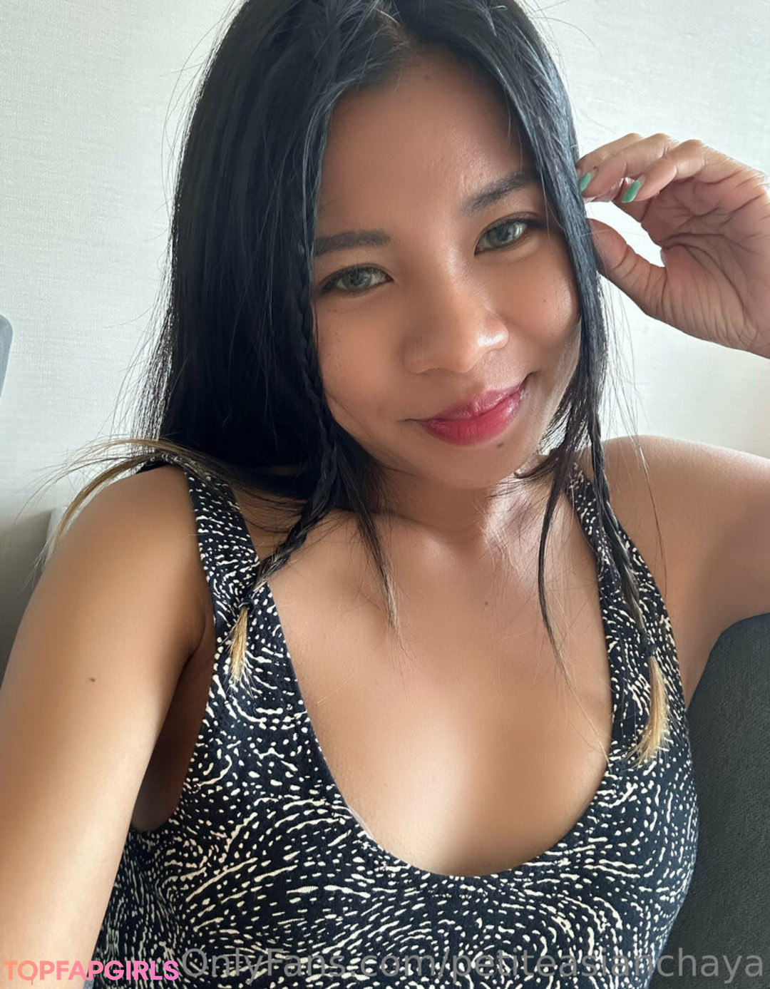 Foto desnuda filtrada de OnlyFans de Petiteasianchaya #10 Foto desnuda filtrada de OnlyFans de Petiteasianchaya #10