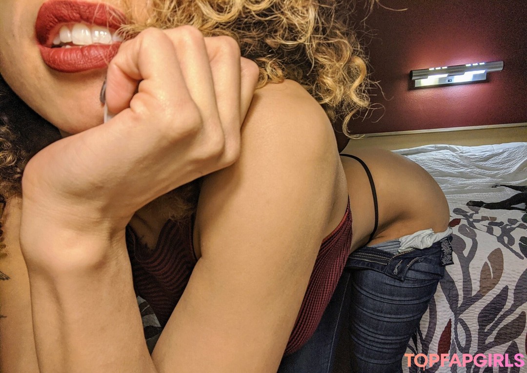 Foto desnuda filtrada de OnlyFans de Aprilblaze #92 Foto desnuda filtrada de OnlyFans de Aprilblaze #92