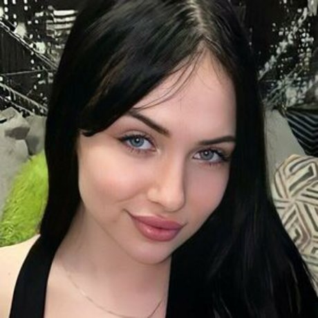 Selena_mills
