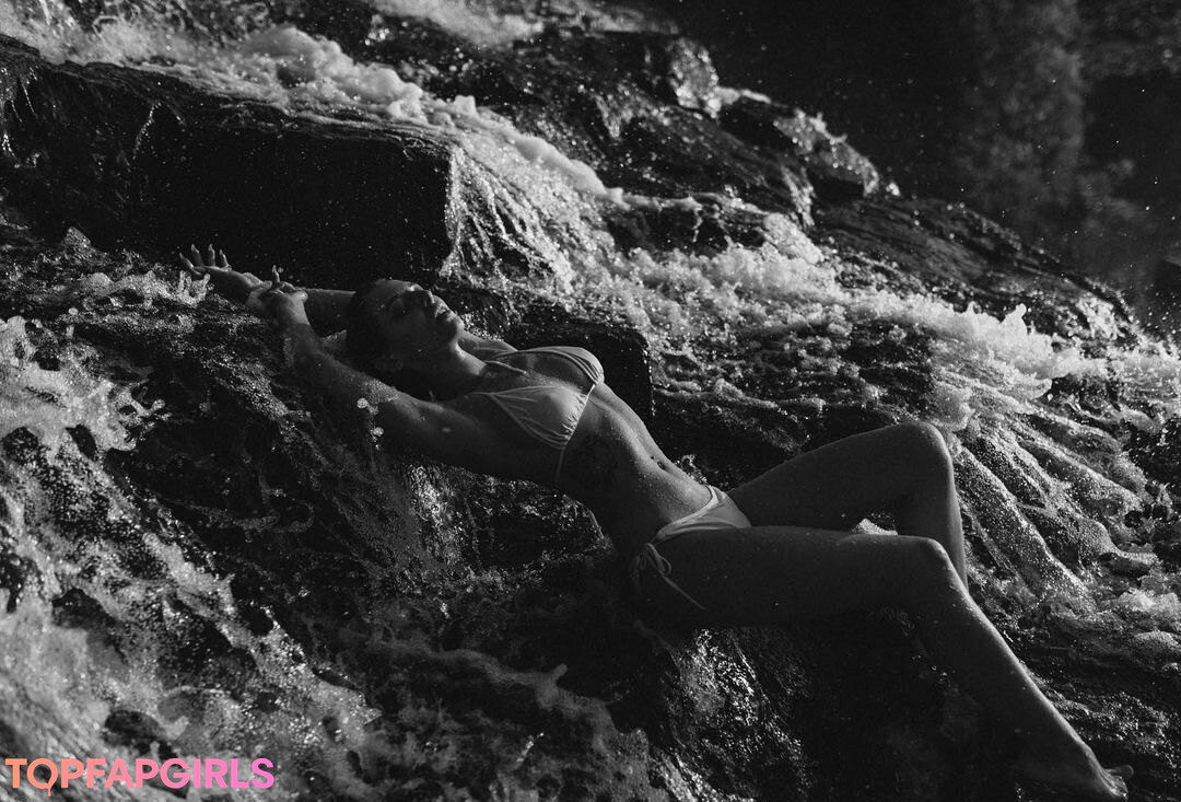 Foto desnuda filtrada de OnlyFans de Allwenefree #2 Foto desnuda filtrada de OnlyFans de Allwenefree #2