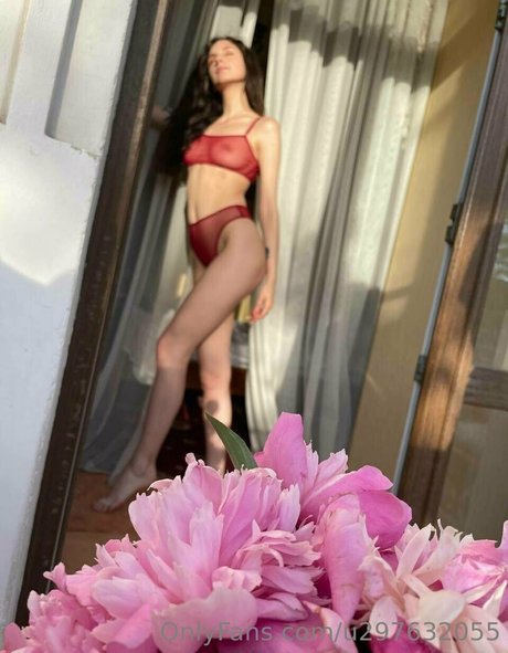 Foto desnuda filtrada de OnlyFans de Lovelylollyhehe