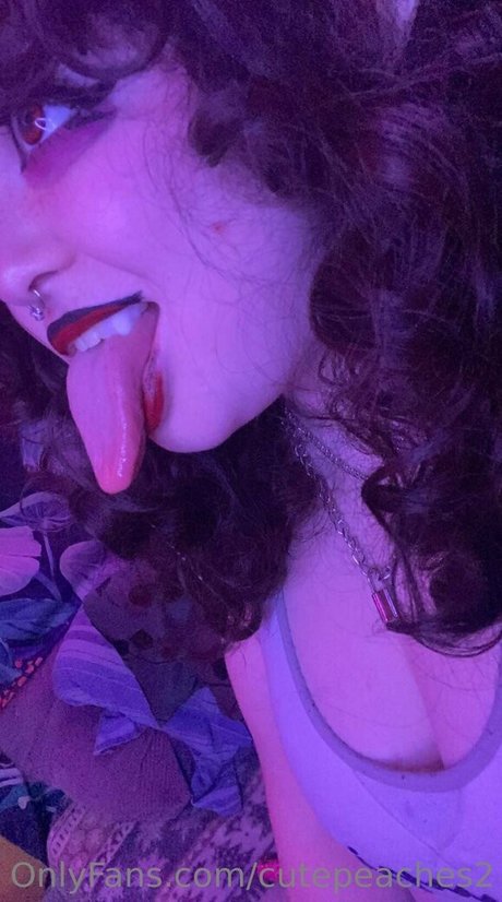 Cutepeaches2