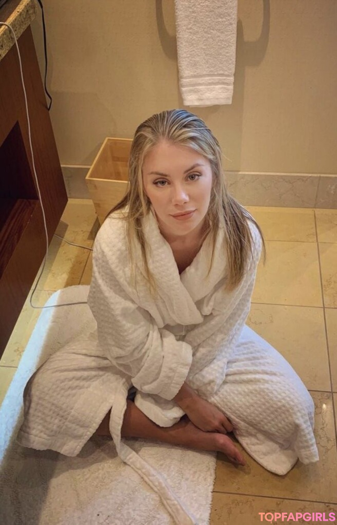 Foto desnuda filtrada de OnlyFans de Jennifer Holland #46 Foto desnuda filtrada de OnlyFans de Jennifer Holland #46