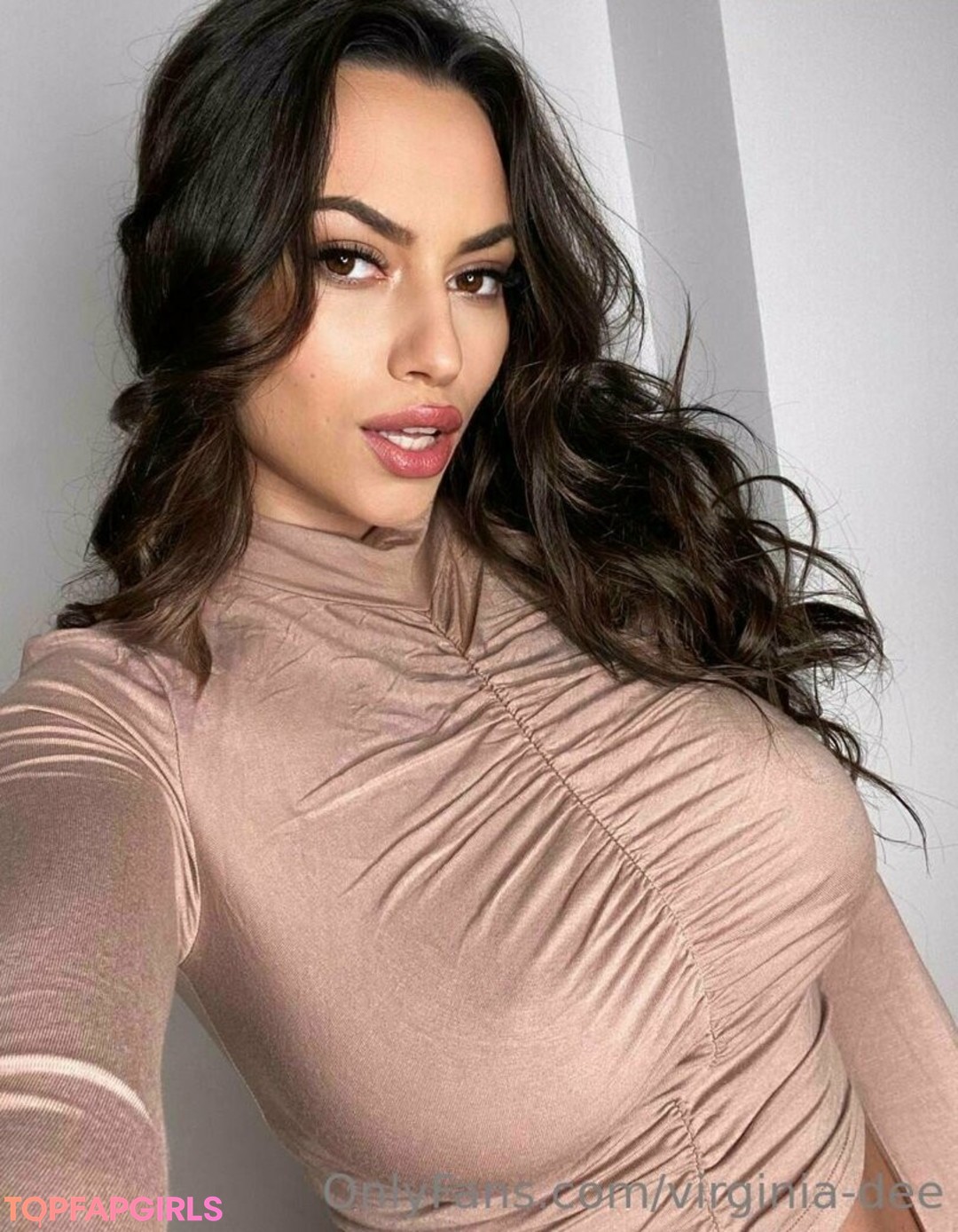 Foto desnuda filtrada de OnlyFans de Virginiadee #101 Foto desnuda filtrada de OnlyFans de Virginiadee #101